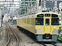 新2000系2063編成(参考)手すり・靴ずり…ステンレス無塗装電気連結器…有
