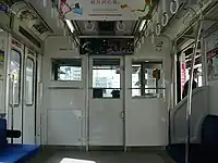 乗務員室背面仕切壁(客室側)