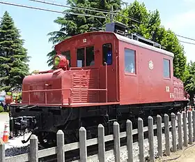 デキカ10形電気機関車12号機(旧保谷車両管理所にて静態保存・2012年5月)