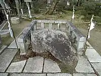 境内にある要石