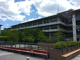 清心館（1977年竣工・文学部基本棟）