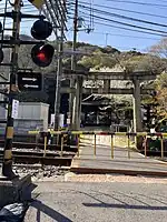参道を横切る京阪京津線の踏切