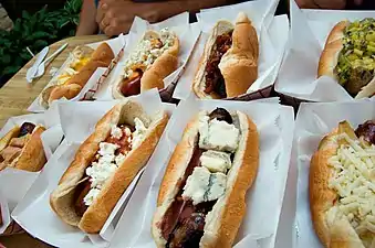 各種のチーズドッグ。