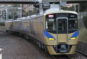 高野線から泉北高速鉄道線を直通運転する「泉北ライナー」