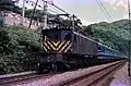 単機で旅客列車の後補機運用中のEF59 13（1977年）