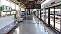 プラットホーム