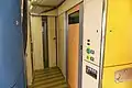 車内デッキ