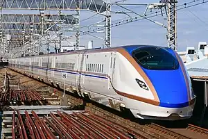 E7系で運行の「たにがわ」(2022年10月15日 大宮駅)