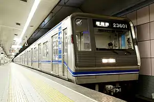四つ橋線で運用されている23系(玉出駅)