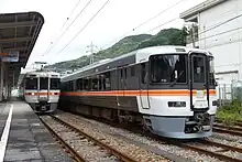快速さわやかウォーキング号(2016年10月 身延駅)
