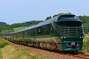 87系気動車「TWILIGHT EXPRESS 瑞風」(2022年10月 阿川駅 - 特牛駅間)
