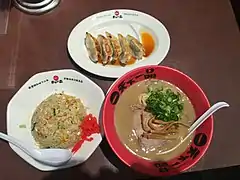 ラーメンと半チャーハンと餃子のセット