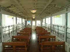 キクハ32形 車内（2005年8月24日、茶屋町駅）