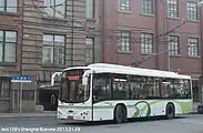 2010年代まで使用されたノンステップバス(2013年撮影)