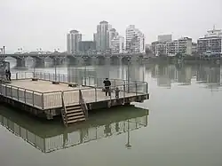 市街地を流れる富屯渓