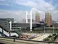 二層歩道橋が深圳河にかかり深圳と香港側を連絡