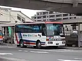 滋賀バスが所有する中型ハイデッカー車（2003年10月）