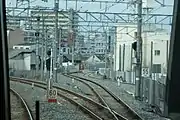 鴫野駅で片町線（学研都市線）から単線で分岐する城東貨物線（2018年3月）