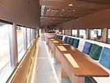 「四国まんなか千年ものがたり」2号車車内（2017年3月23日 琴平駅）
