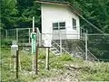 雨量観測施設と島々谷発電所取水ダム 2005年8月14日撮影