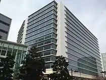 リーフみなとみらい側は突き出た形状となっている