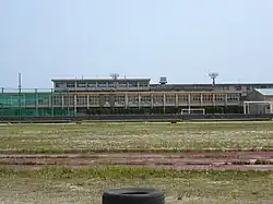下関工業高校(長安線から)