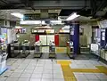 1番線ホーム側改札口（2011年10月）