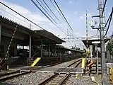 ホームと構内踏切(2007年6月)