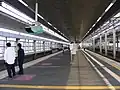 1・2番線ホーム(2008年5月17日)