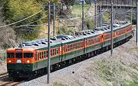 しなの鉄道169系ファイナルイベント2013年4月29日最終日（左）急行「信州」S52+S51編成（右）急行「さよなら・ありがとう169系」S53+S52+S51編成