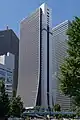 青梅街道から望むビル全景