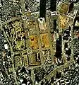 計画初期の頃の新宿副都心近辺の航空写真。まだ、高層ビルも少なく、空き地が目立つ。(1974年度撮影)、国土交通省 国土地理院 地図・空中写真閲覧サービスの空中写真を基に作成
