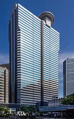 日本マクドナルドはこの新宿アイランドタワーの38〜40階に入居。