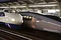 500系を追い越す臨時「ひかり347号」R68編成（2008年12月13日 新山口駅）