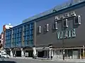 西口(駅ビル「ヴァリエ」)。画像下の中央に高速バス乗り場がある(2008年3月6日)