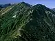 岩小屋沢岳と鳴沢岳との鞍部にある新越山荘