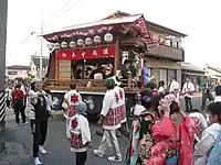 末広町を通る山車