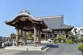 中門