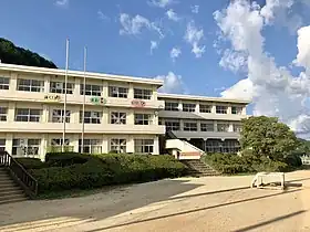 新城市立鳳来中部小学校