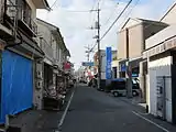瀬戸田地区の中央通りである「しおまち商店街」。道幅は江戸時代初期とほぼ同じである。