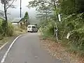 塩水林道の終点（標高約900m）より起点方向を望む。