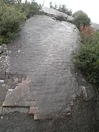 白石島の鎧岩