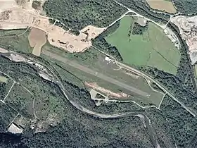 白老滑空場の空中写真。2009年9月20日撮影。国土交通省 国土地理院 地図・空中写真閲覧サービスの空中写真を基に作成