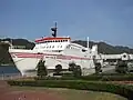 接岸中の「フェリーしらしま」