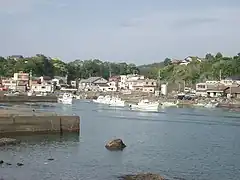 ちりめんじゃこ漁船の出漁。高知県田野町浦漁港にて。