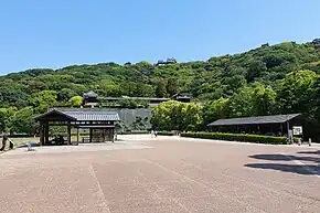 市役所から見た松山城
