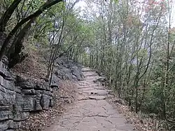 通玄洞付近の丹鳳山