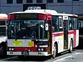 鳥坂営業所所属の三菱車。中扉が4枚折戸の特別仕様