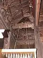 正福寺地蔵堂の内部 天井が無く尾垂木を見せている