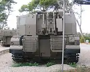 後方より